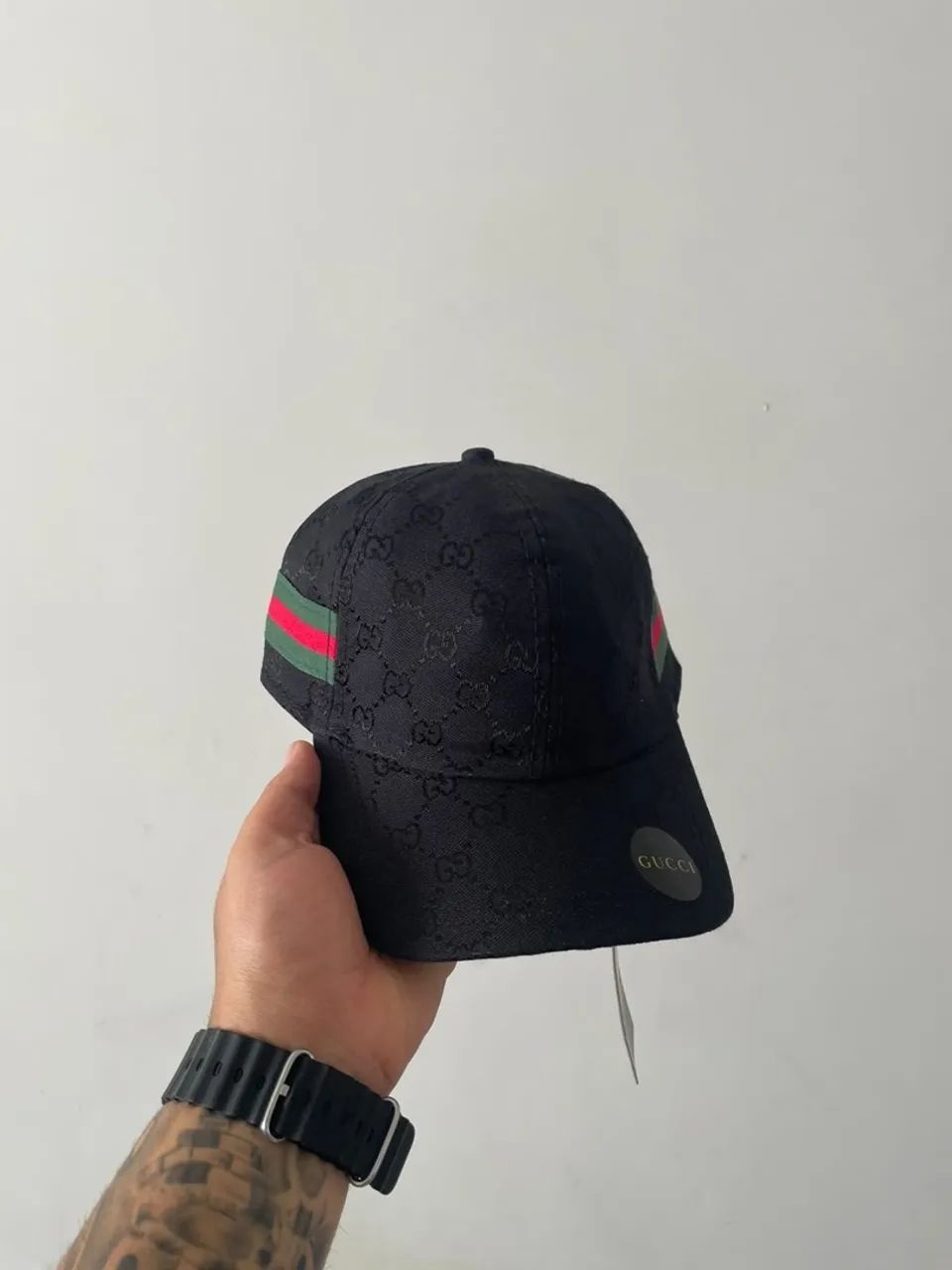 Boné Gucci preto faixa lateral 