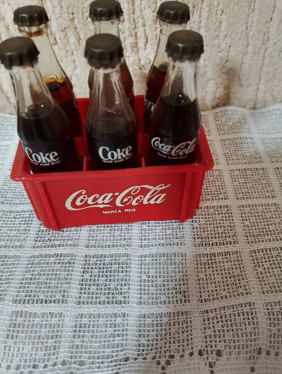 Mini ingradado da coca com tampinhas metálicas antiga  - Foto 2