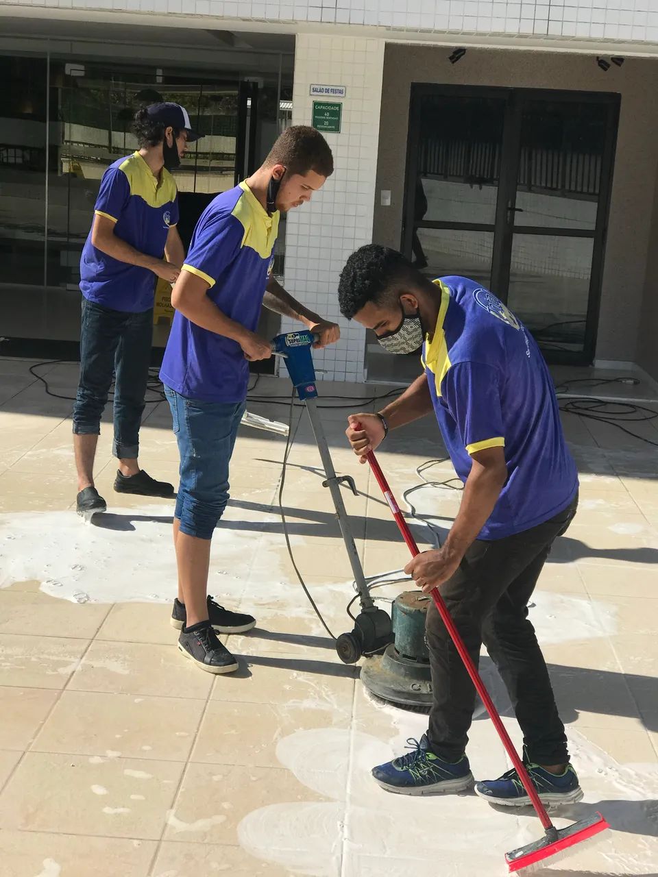 Limpeza pós obra, com polimento em seu piso. - Foto 2