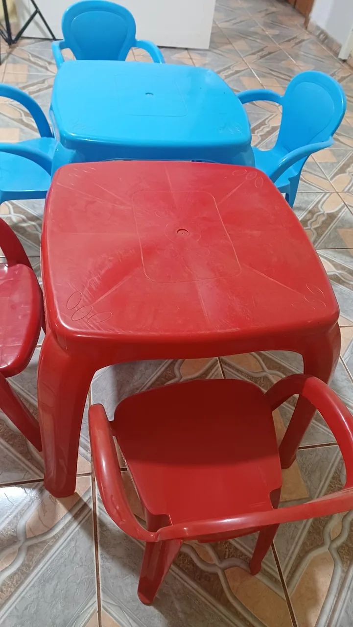 Mesinha com as 4 cadeiras  - Foto 3