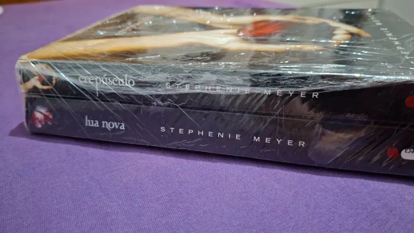 Livros: Crepúsculo e Lua Nova  - Foto 5