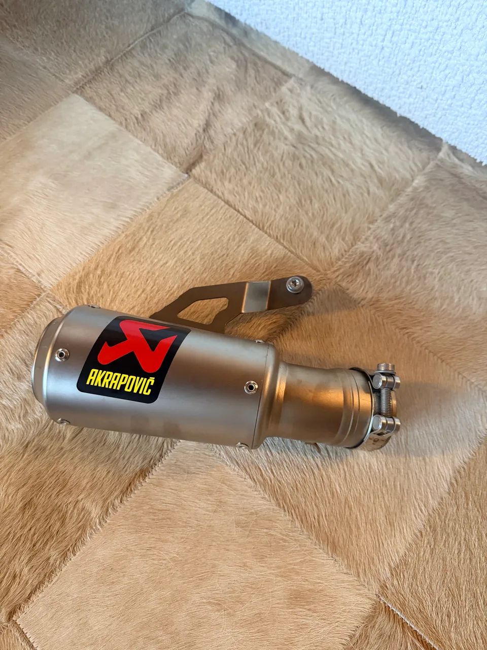Cano esportivo original Akrapovic - Foto 2