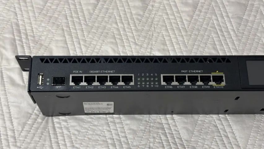 MikroTik RouterBOARD RB2011UiAS-RM - Foto 3
