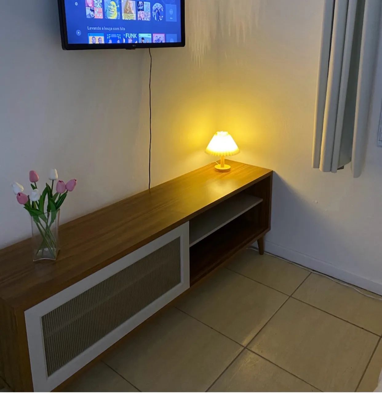 Rack com uma porta (LINDO)