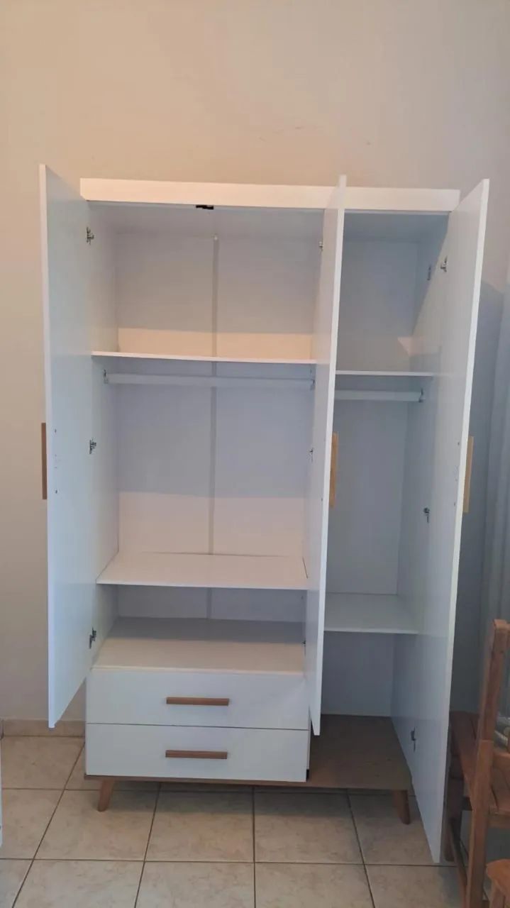Guarda roupa e berço  - Foto 2