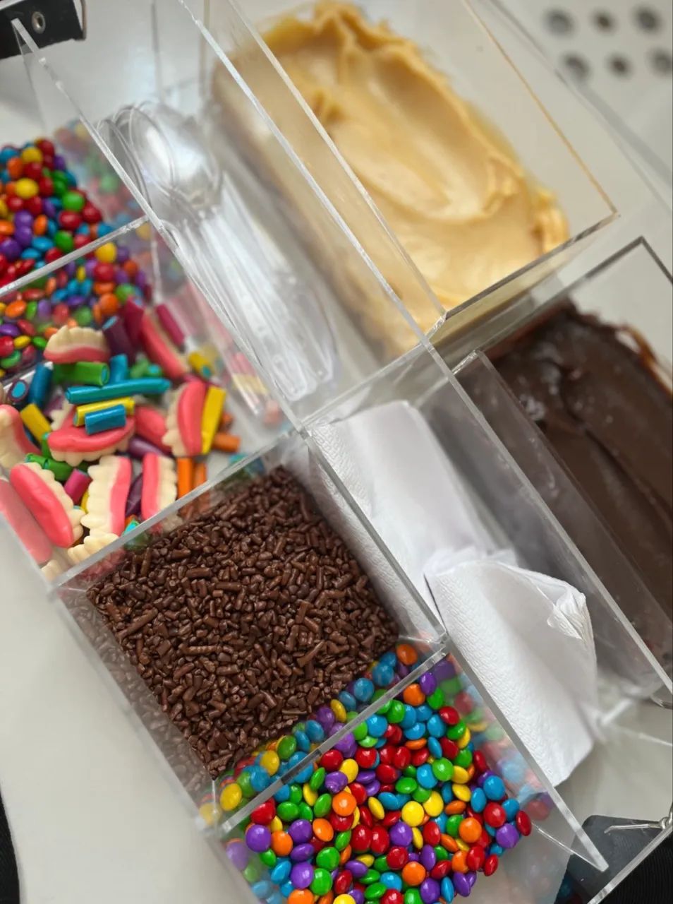 Tabuleiro de Brigadeiro / Caixa Expositora de Doces / Caixa Acrílico  - Foto 4