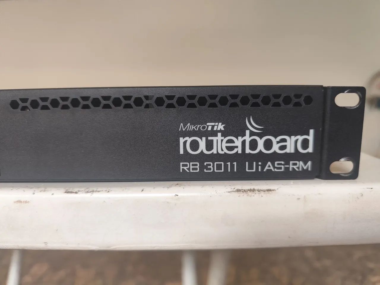 Mikrotik RB3011UiAS-RM - Foto 2