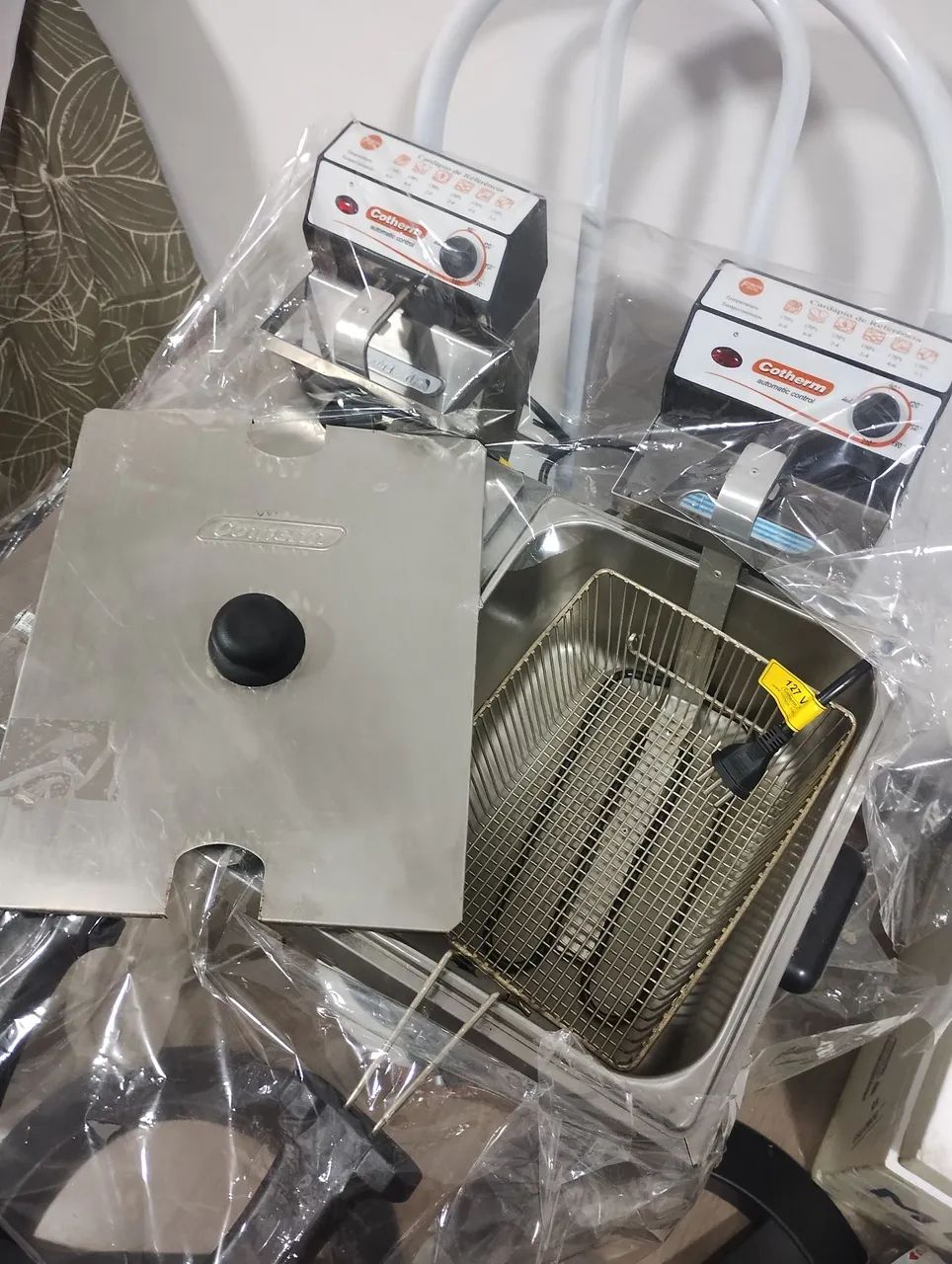 Fritadeira elétrica profissional COTHERM troco por geladeira 