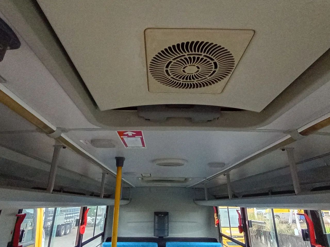 Microônibus Iveco wayclass 70c17 ano 2019 - Foto 5