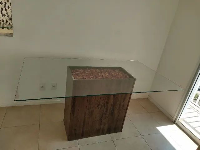 Mesa SEM cadeiras - R$ 270,00