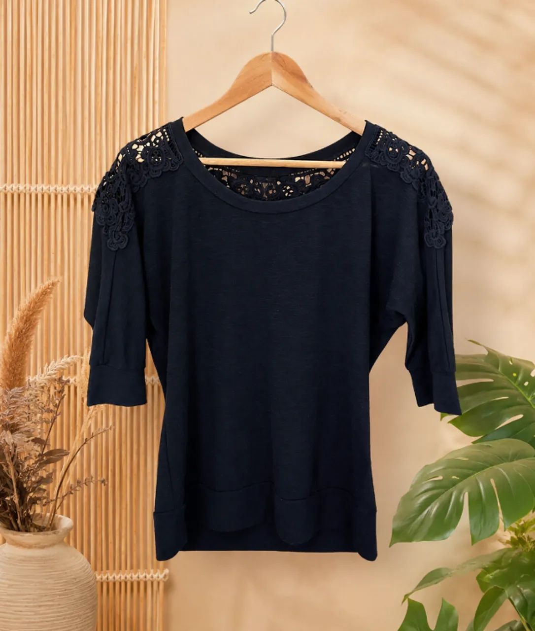 Blusa Feminina Libian com Renda Preta - Foto 2