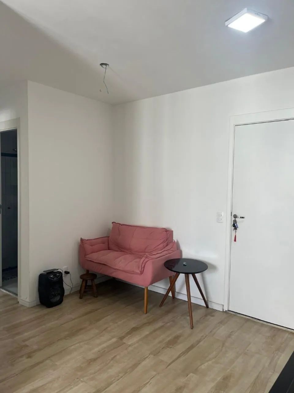ALUGA-SE APARTAMENTO - LAPA 