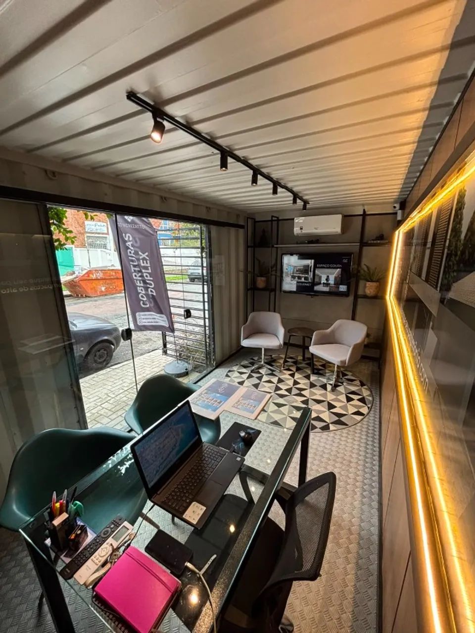 Escritório Container Mobiliado e Climatizado - Para Locação - Foto 4