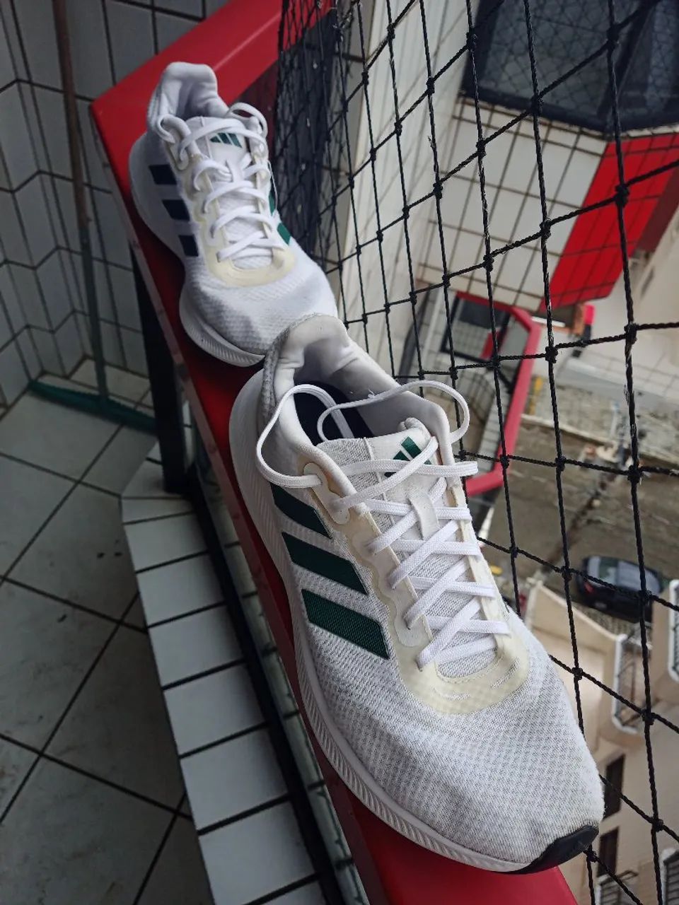 Tênis esporte corrida Adidas 42 branco e verde  - Foto 2