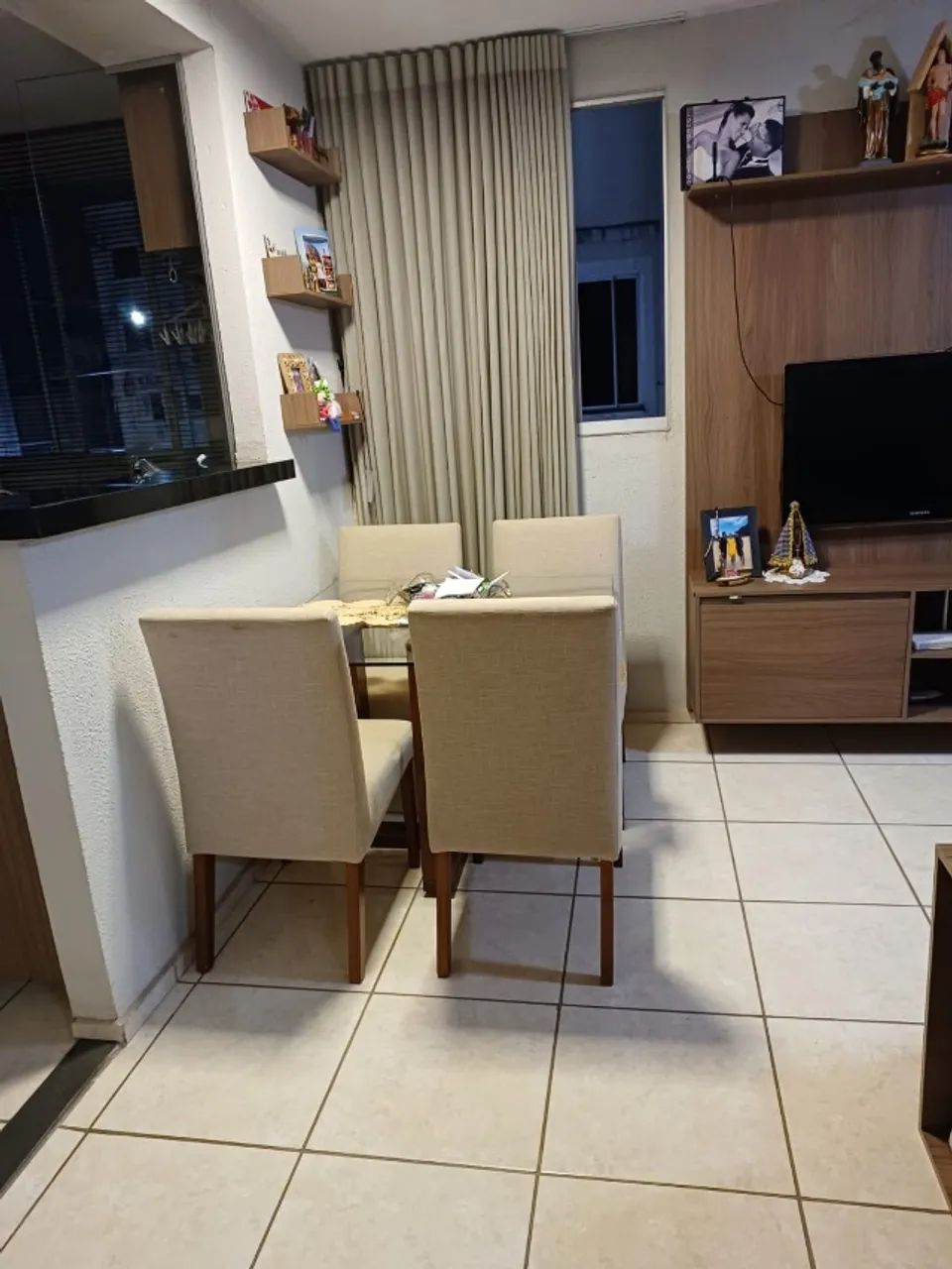 Apto de 2 quartos chapada dos buritis com planejados  na cozinha  com bancada R$210.000,0 - Foto 3