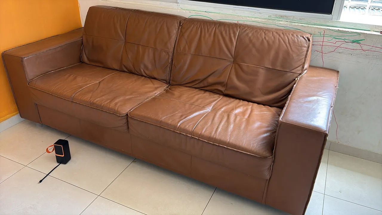 Sofá em couro