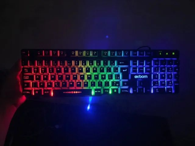 Teclado Gamer Exbom com Iluminação LED RGB