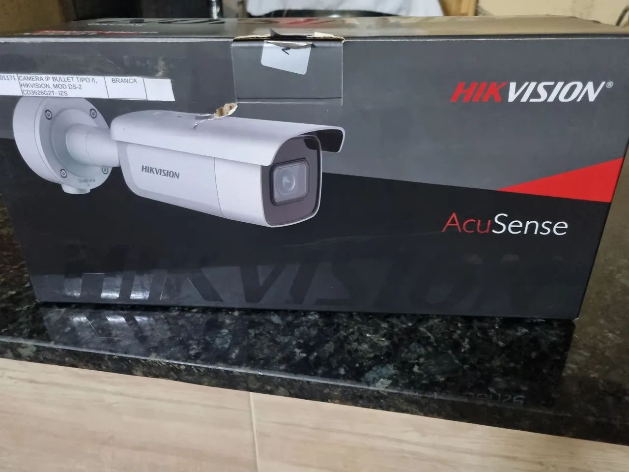 Câmera IP Hikvision DS-2CD3626G2T-IZS - 2MP AcuSense - Foto 4