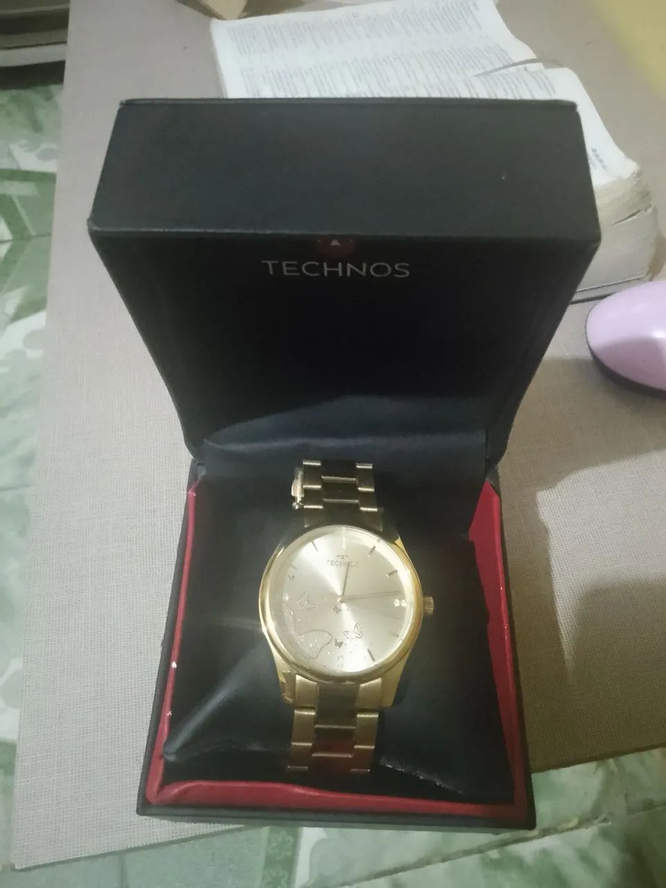 Vendo relógio technos banhando a ouro nunca usado - Foto 2