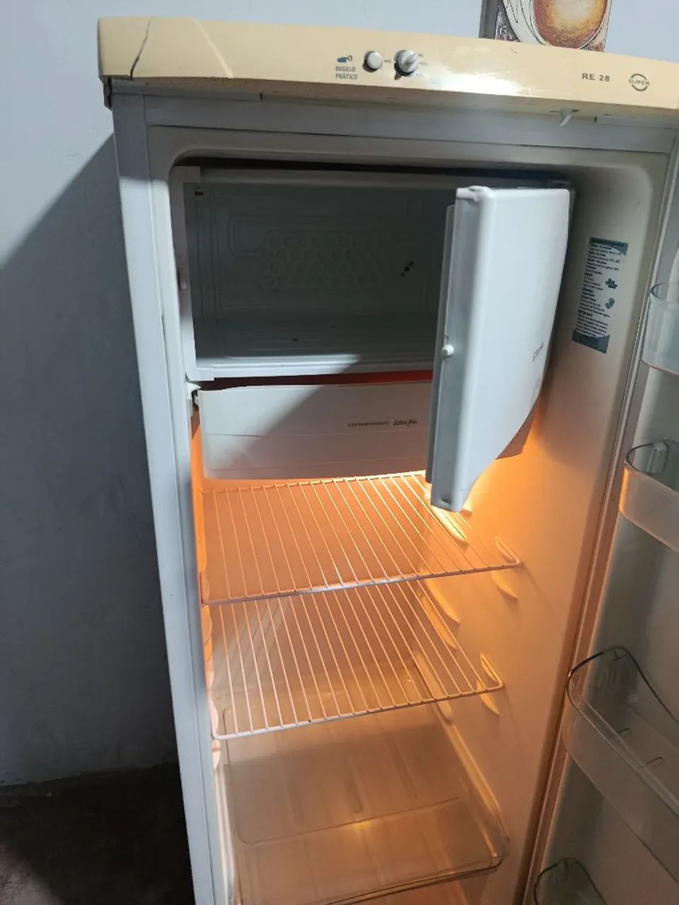 Geladeira Electrolux RE 28 - Foto 5