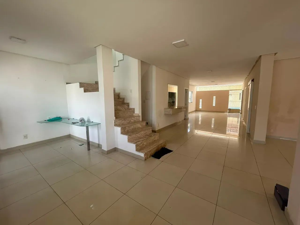 CASA COM 04 SUÍTES QUINTAS DO CALHAU