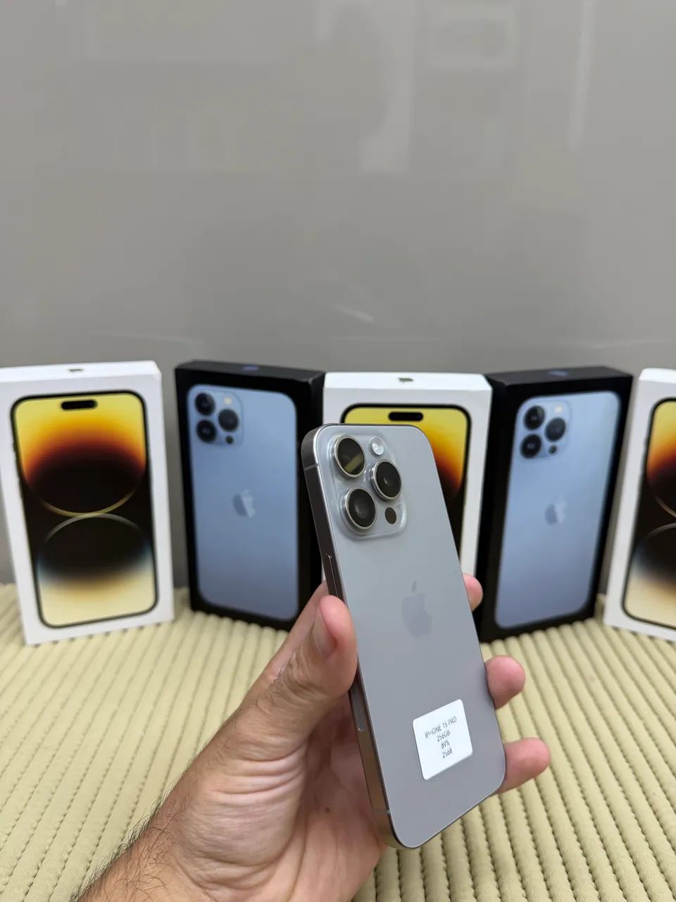 IPHONE 15 PRO 256GB NATURAL SEMI NOVO PROMOÇÃO ID APPLE
