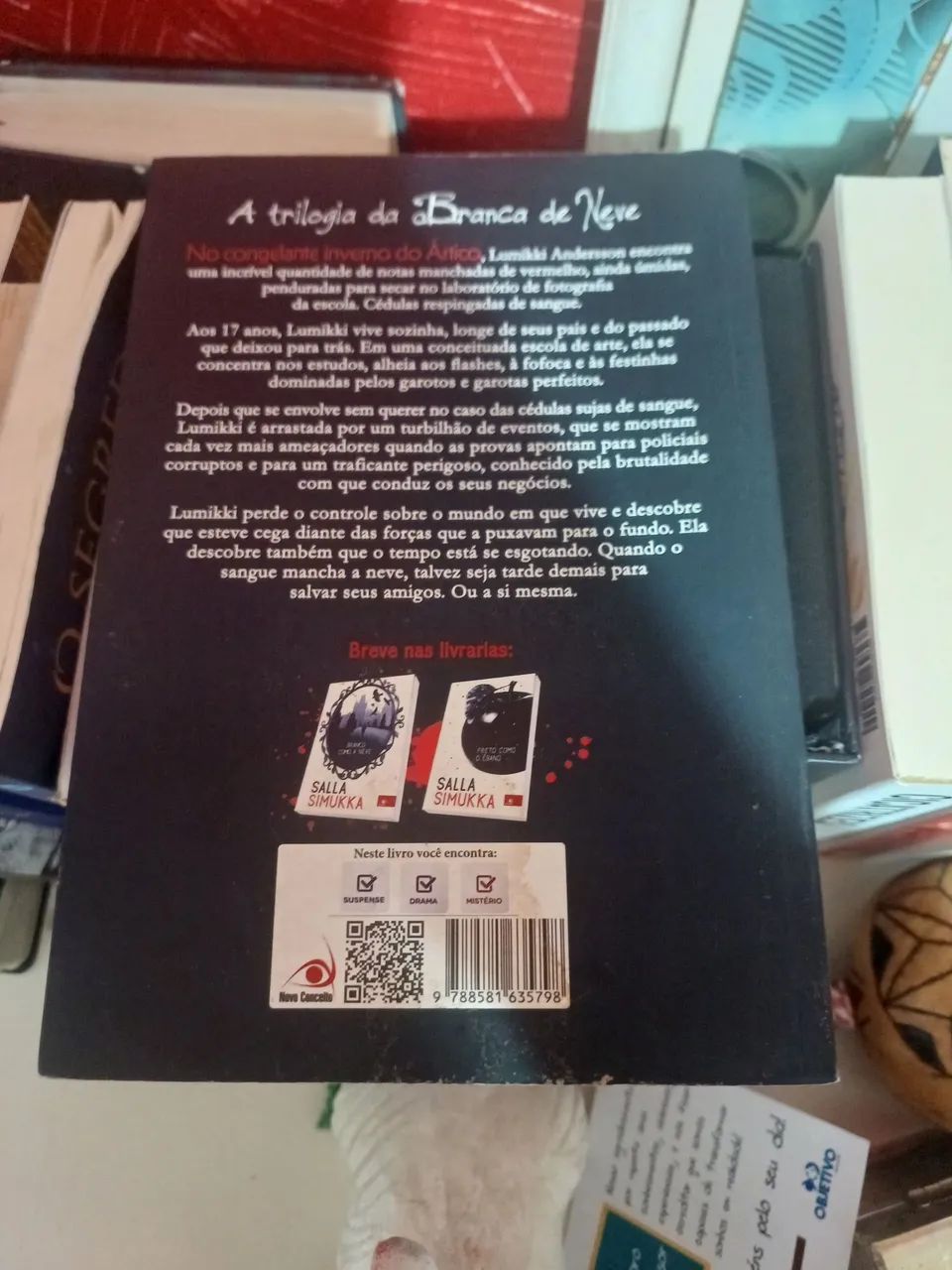 Livro- Vernelho como sangue - Foto 2