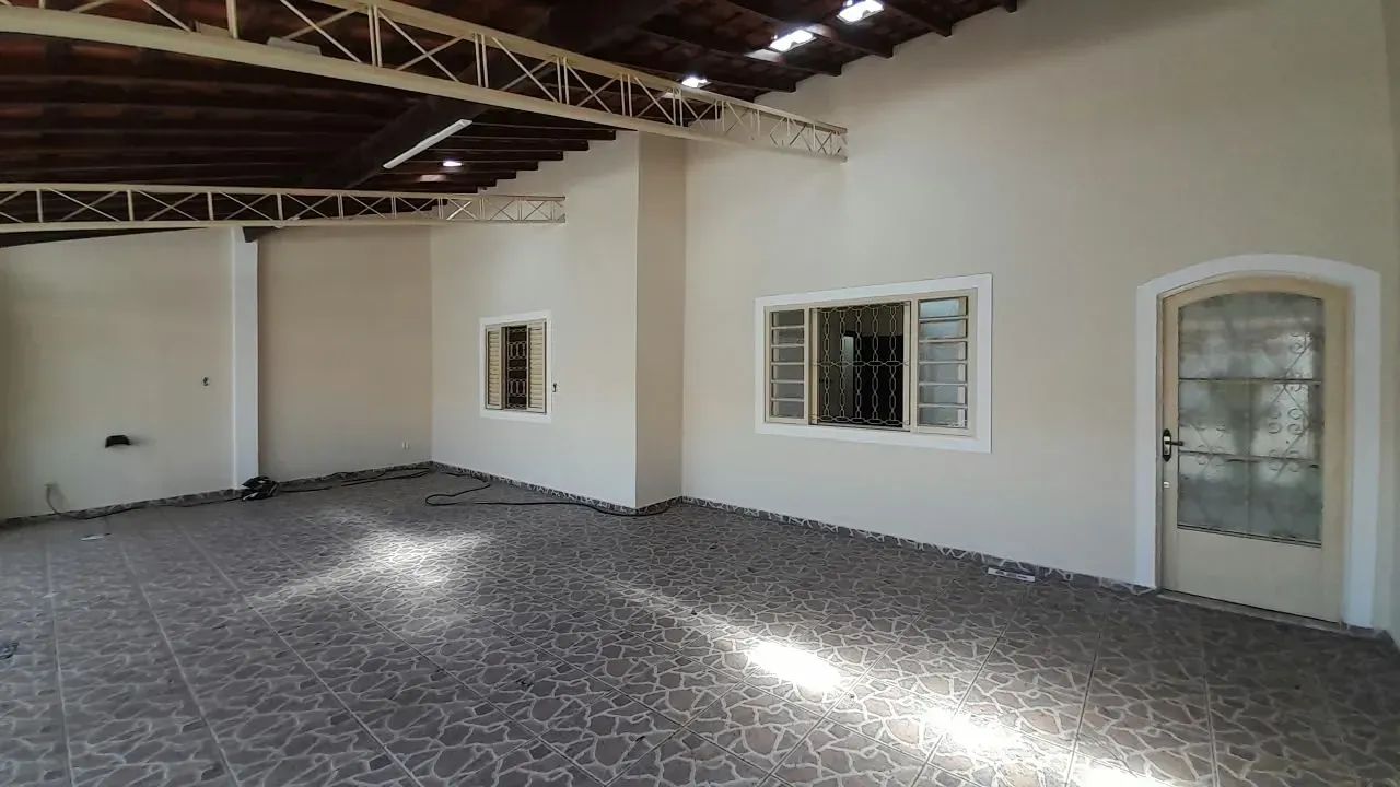 Casa com 5 quartos sendo 1 suíte - Jd Satélite - SJCampos. - Foto 2