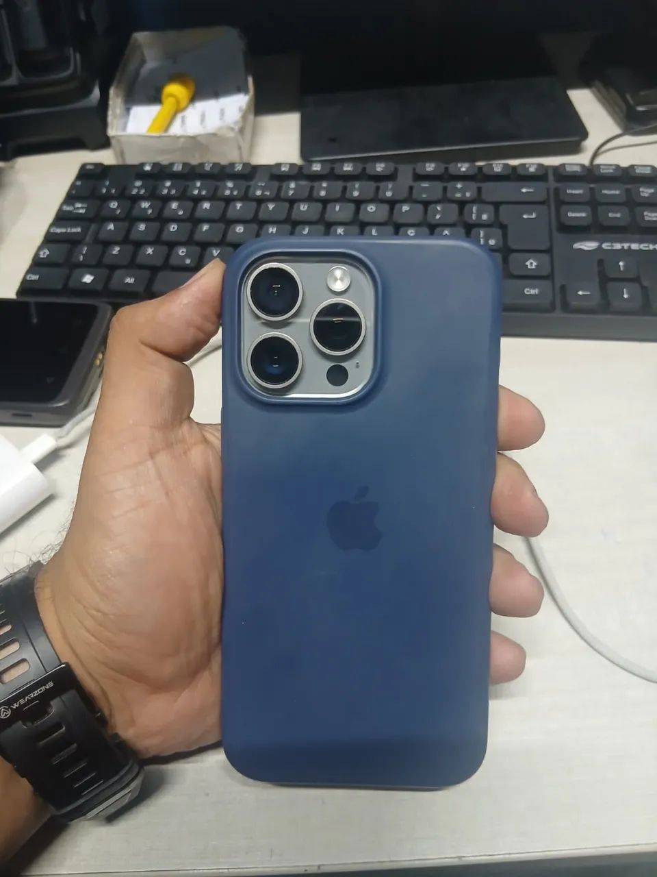 IPHONE 15 PRO MAX 256GB/ SEMI NOVO - Foto 4