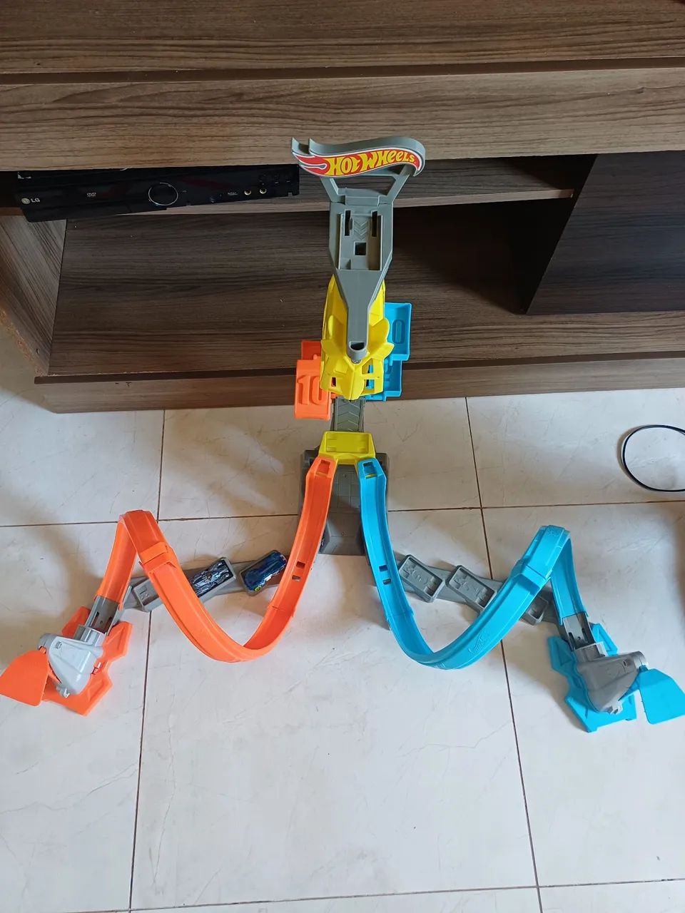 Brinquedo pista de carro Hot Wheels ótimo presesnte pro dia das crianças  - Foto 3