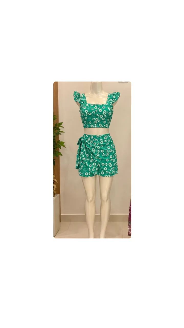 Conjunto short saia e cropped