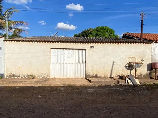 VENDO CASA NA VILA BASEVI AR2, PROXIMO A PARADA DE ÔNIBUS 