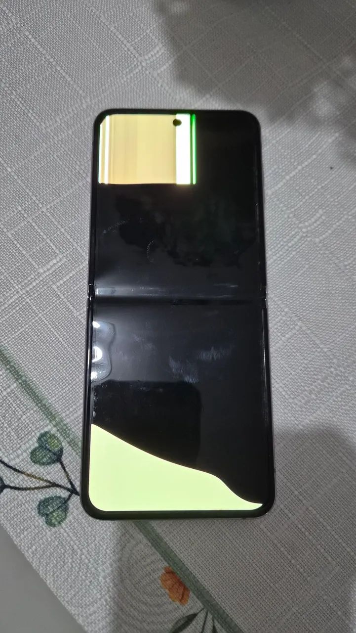 Z flip4 - Defeito (tela) - Foto 4