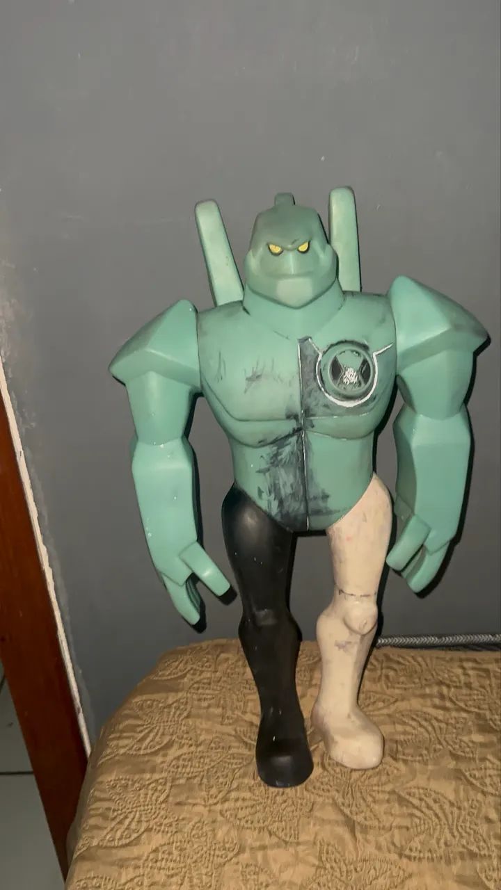 boneco diamante ben 10 - Foto 2
