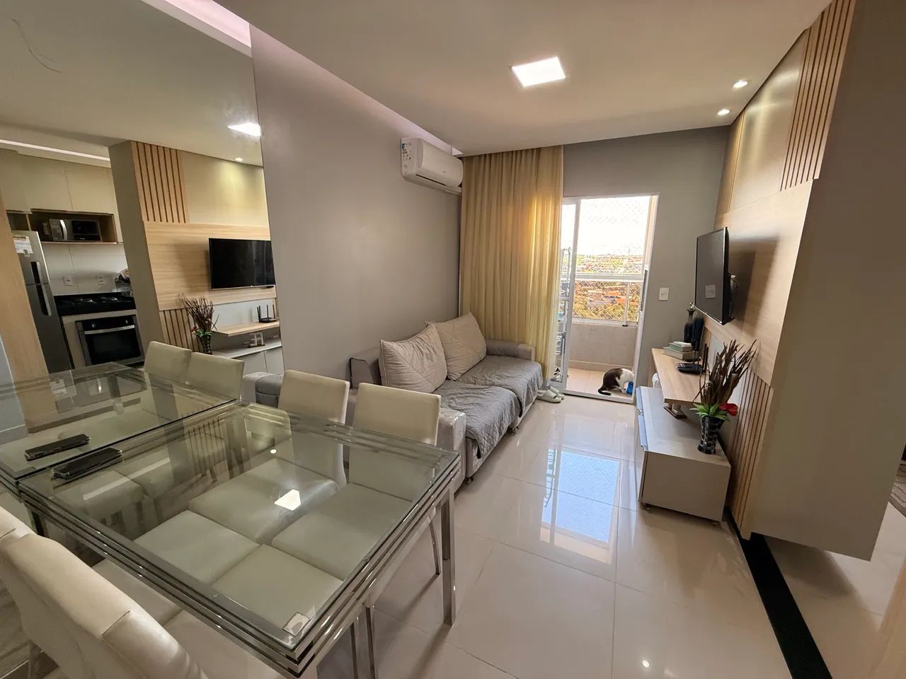 Vendo Apt Horizontes do Litoral, com planejados, Andar Alto