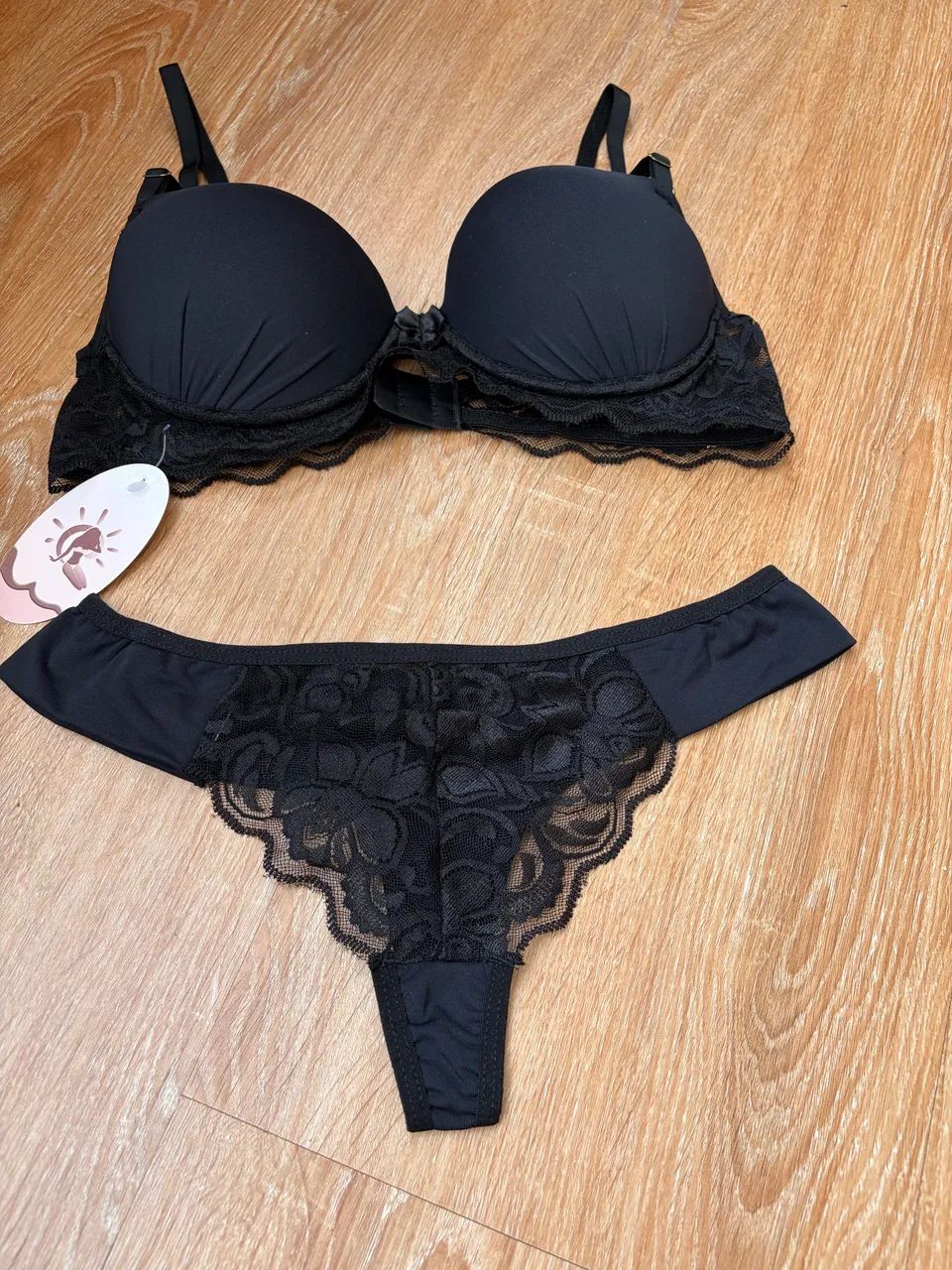 Conjunto de lingerie fio dental com renda preto  - Foto 2