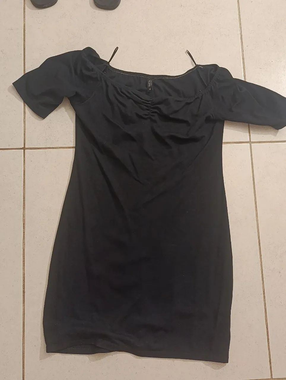 Vestido preto justo