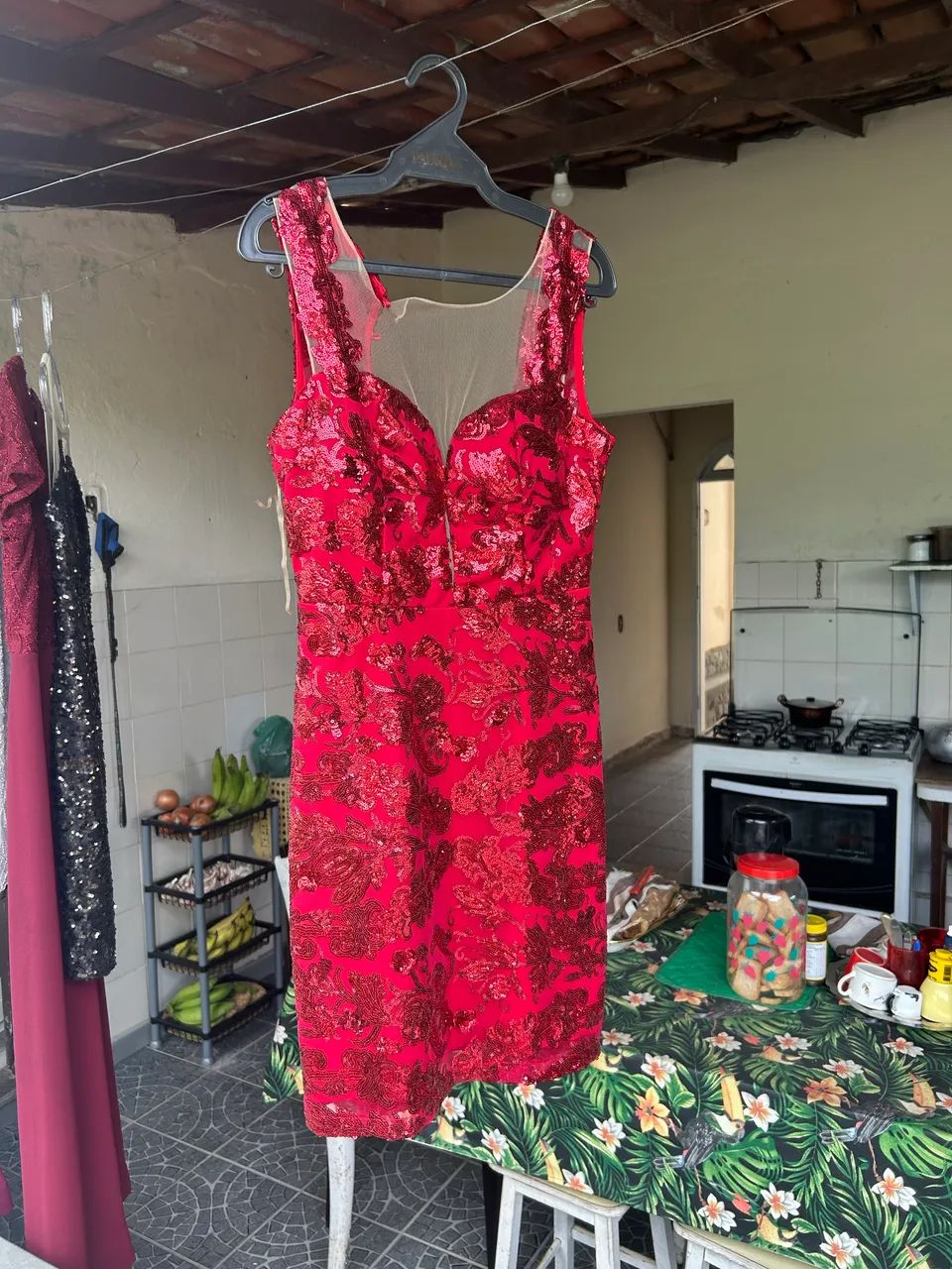 Vestido Curto Vermelho Paetê e Renda  - Foto 3