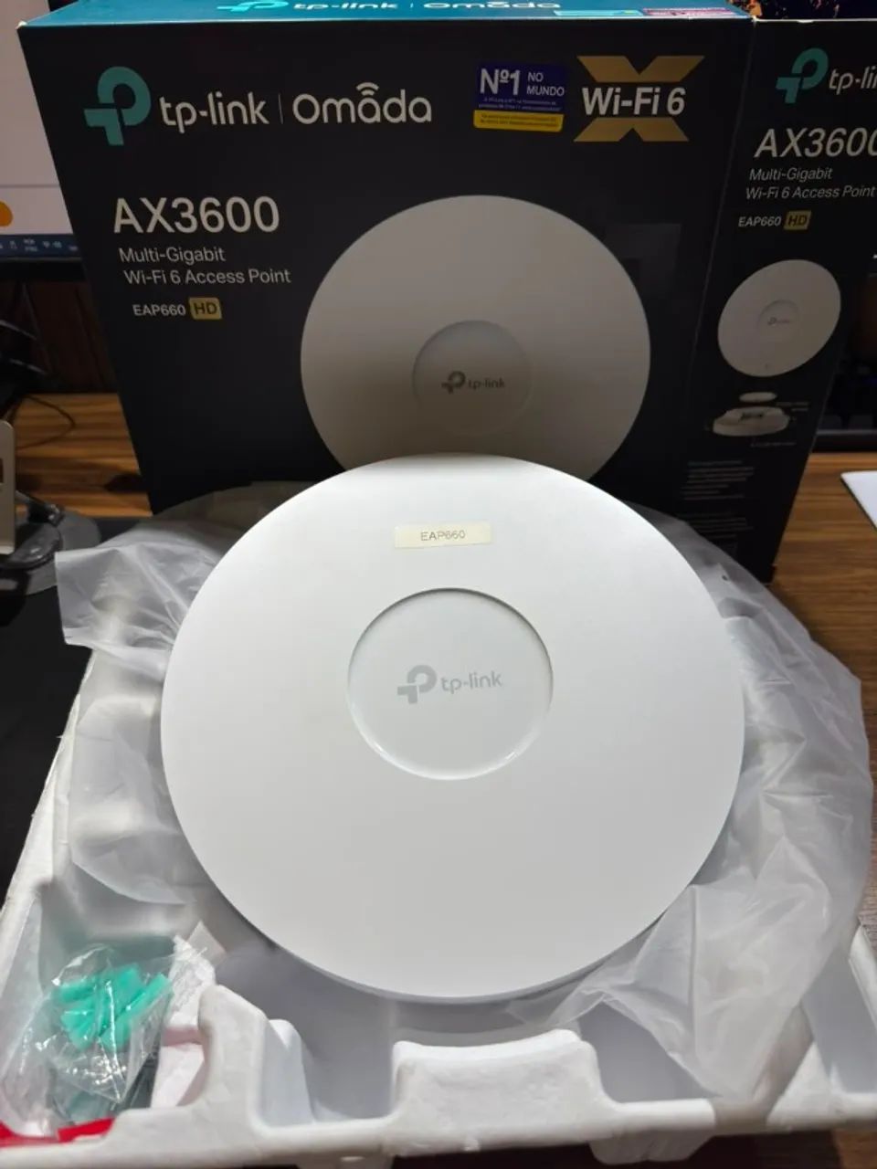 Roteador TP-Link Omada Access Point EAP660 HD Wi-Fi 6 AX3600 Gigabit