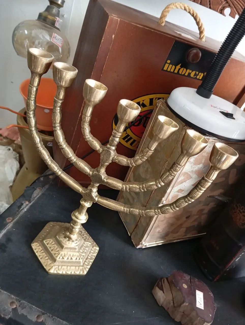 Castiçal israelita Menorah. Em bronze. - Foto 3