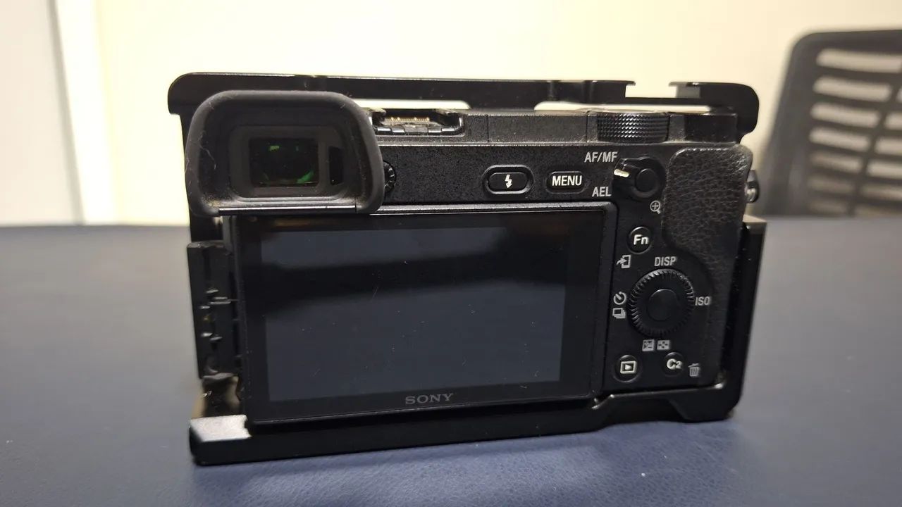 Camera Sony A6300 - Foto 2