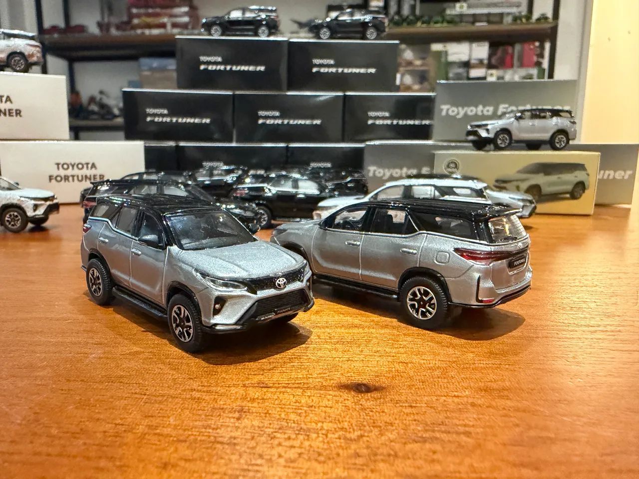 Miniatura Toyota Sw4 prata 1/64 - Foto 2