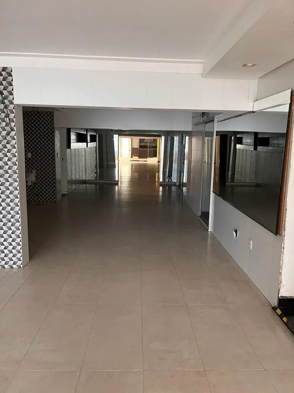PRÉDIO  COMERCIAL 680m²/ ALMIRANTE TAMANDARÉ  - Foto 4