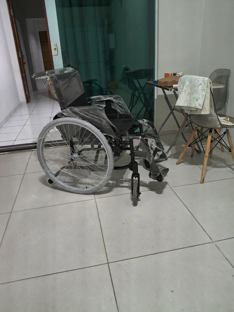 Cadeira de roda acolchoada  - Foto 3