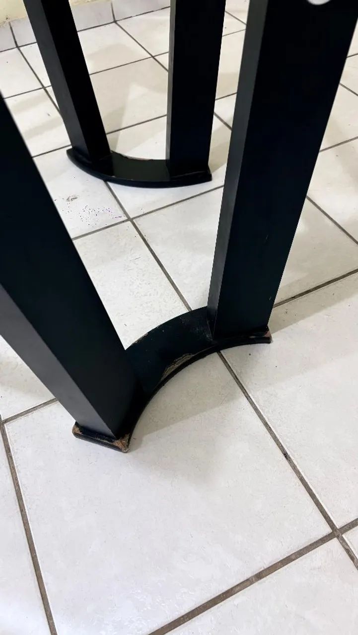 Mesa com Tampo de Vidro sextavado e aparador. - Foto 2