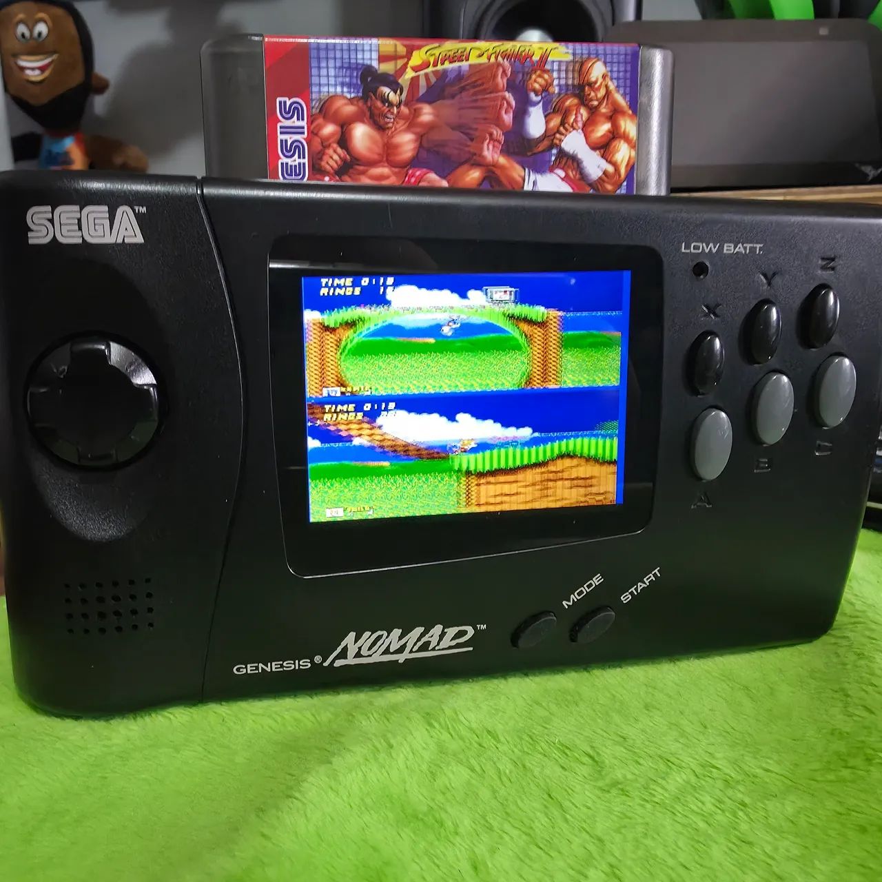 Sega Gênesis Nomad + PAC de bateria e Everdrive - Foto 2