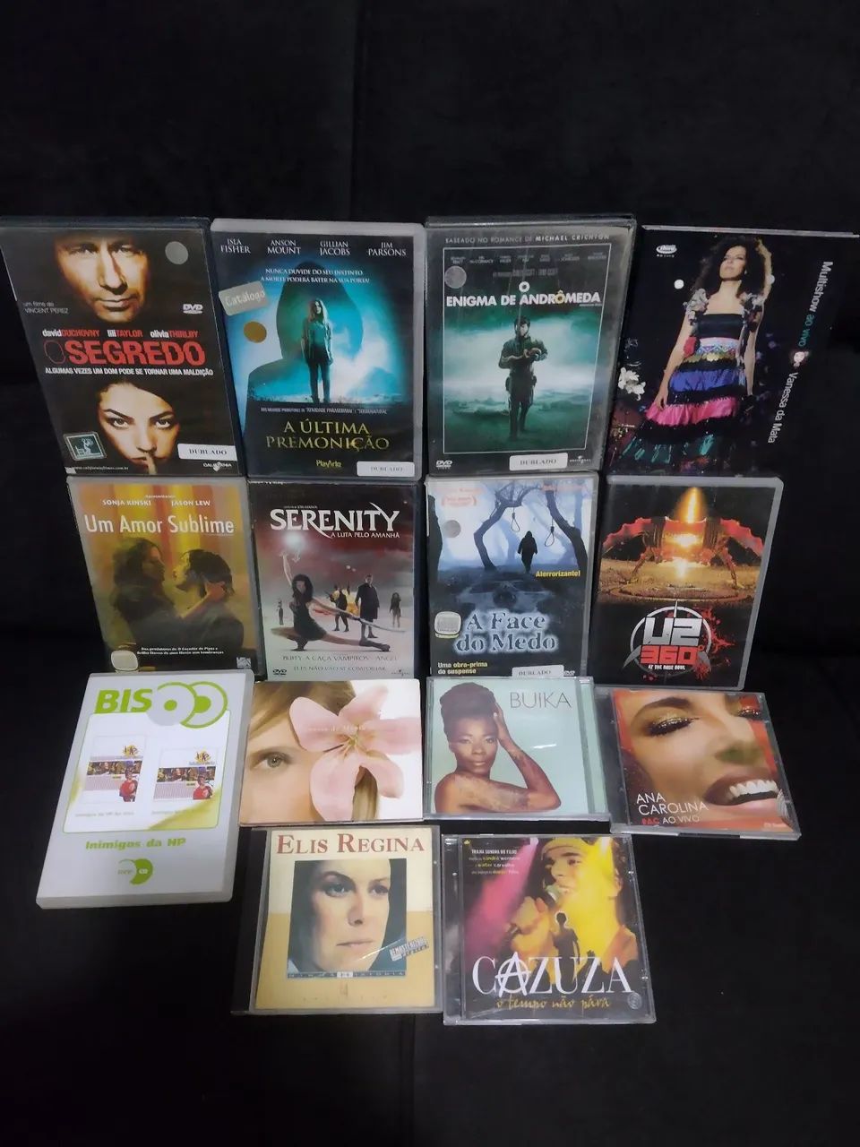 Combo com 14 unidades (DVDs e CDs)