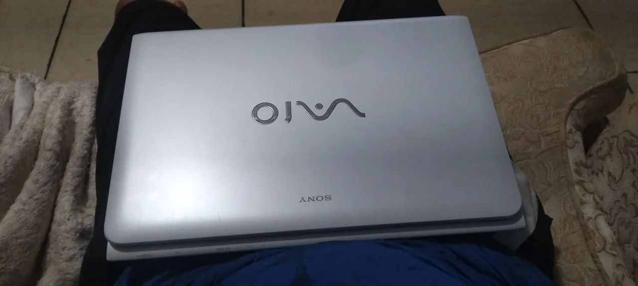 Sony Vaio SVE15125CBW (modelo da carcaça SVE151J11X) - Foto 2