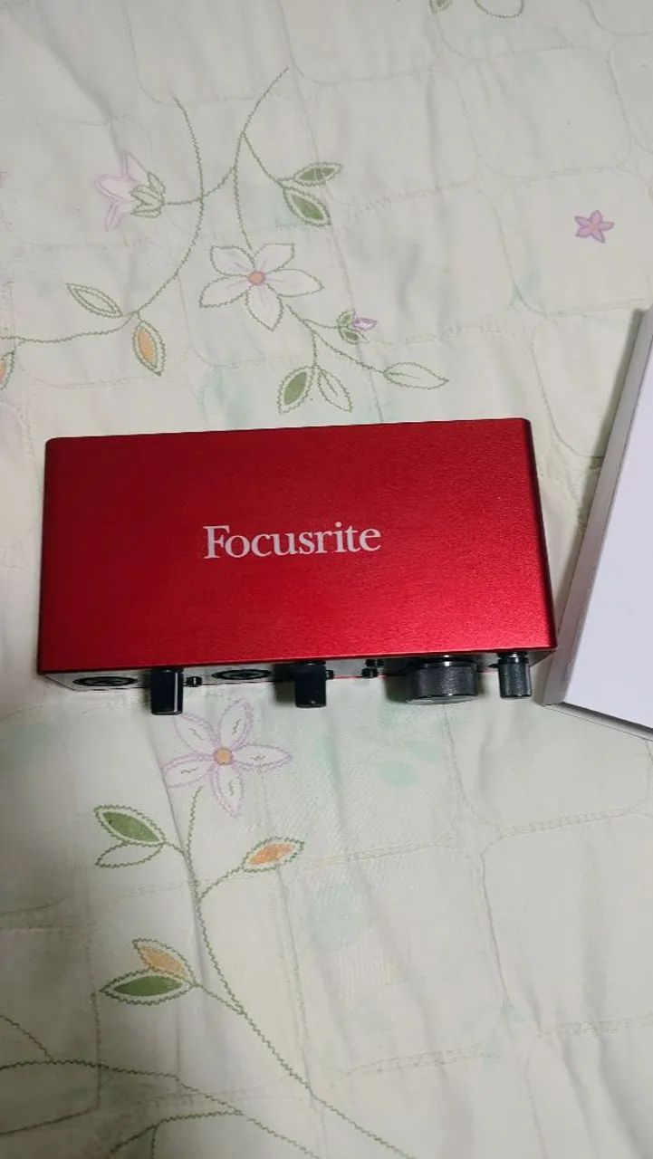 Focusrite Scarlett 2i2 - Foto 3