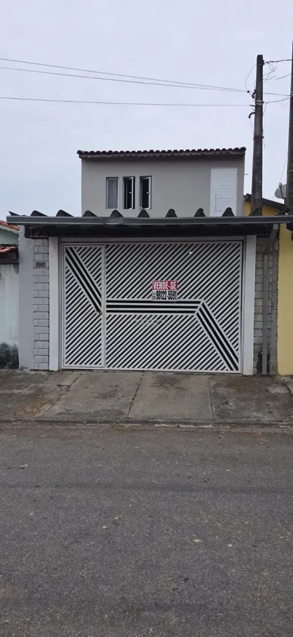 VENDO CASA COM 3 QUARTOS SENDO 1 SUITE
